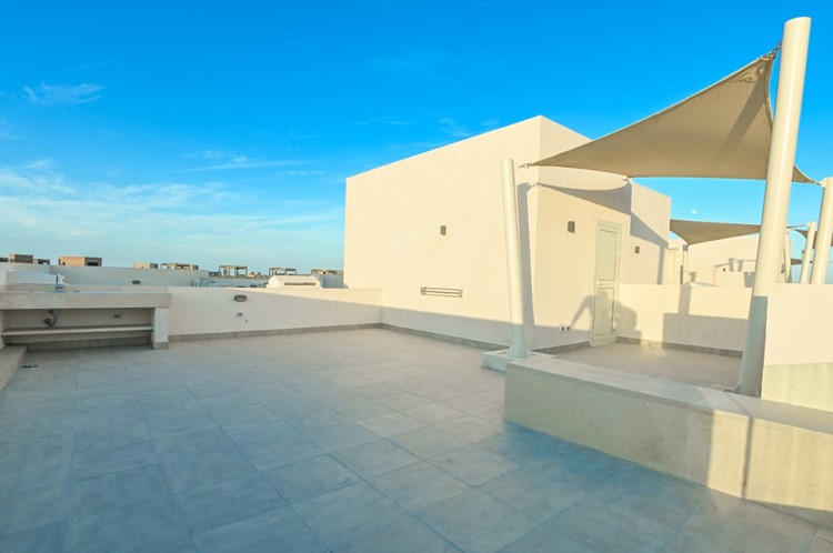 4 BR Apartment with Pool & Sea view      - 10